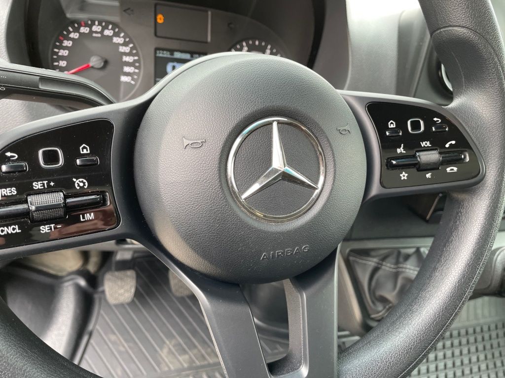 Fahrzeugabbildung Mercedes-Benz Sprinter 215 CDI Pritsche Kompakt AHK, Klima