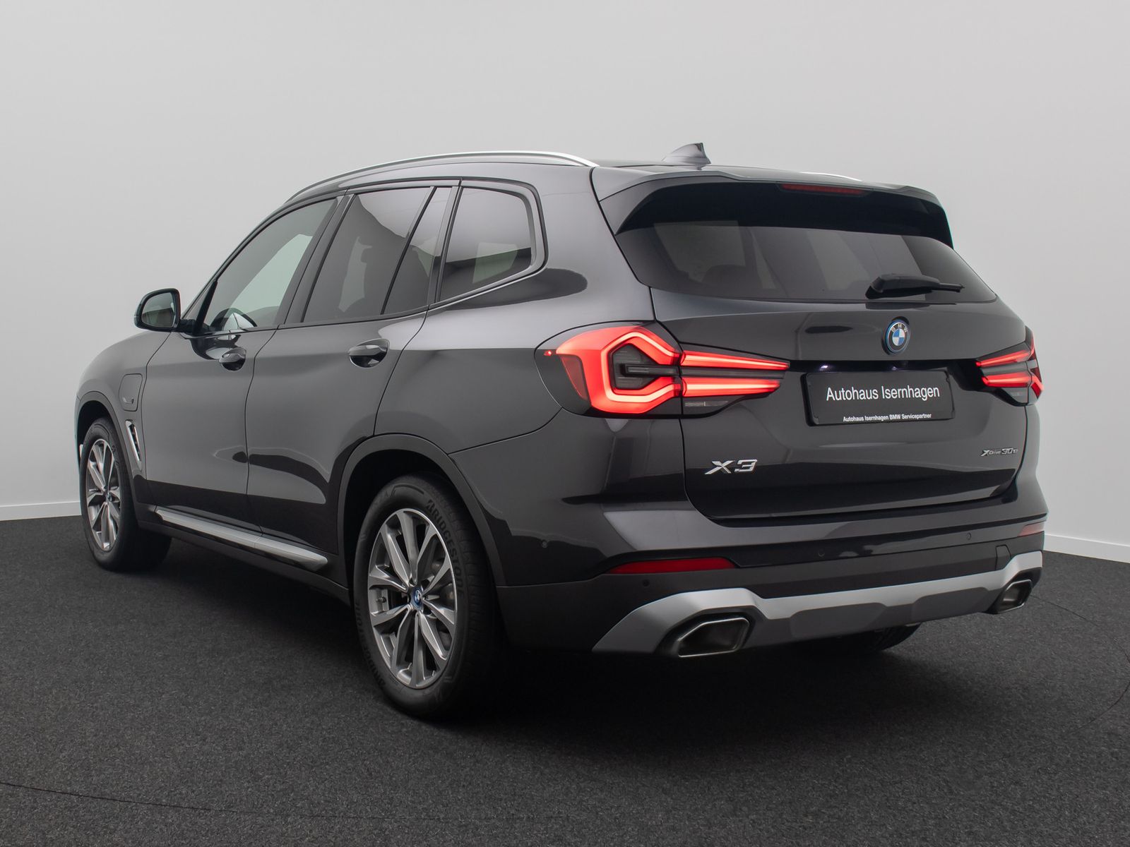 Fahrzeugabbildung BMW X3 xD30e Kamera AHK HUD DAB Sport Panoram 19Zoll