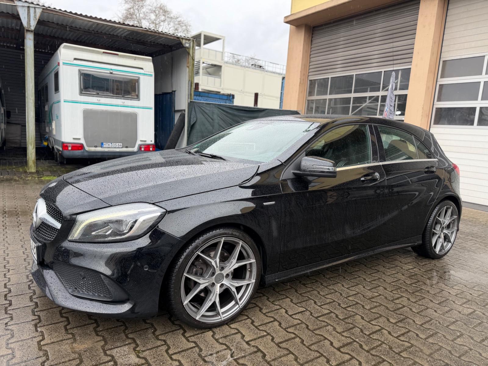 Mercedes-Benz A 180 Edition AMG Automatik Kamera Alcantara