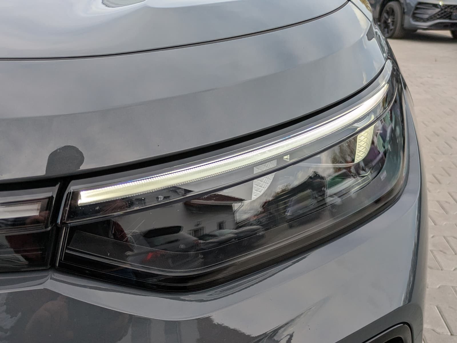 Fahrzeugabbildung Volkswagen Tayron 2.0 TDI 4M R-Line 7Si*MATRIX*AHK*PANO*HUD