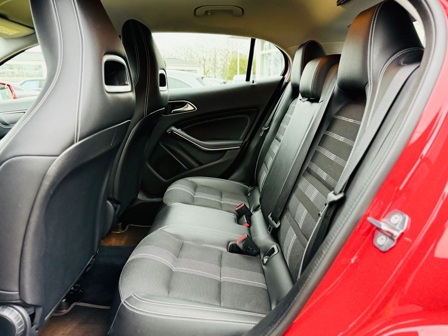 Fahrzeugabbildung Mercedes-Benz GLA 180 URBAN, Autom., Standh, LED, 360°, Navi,
