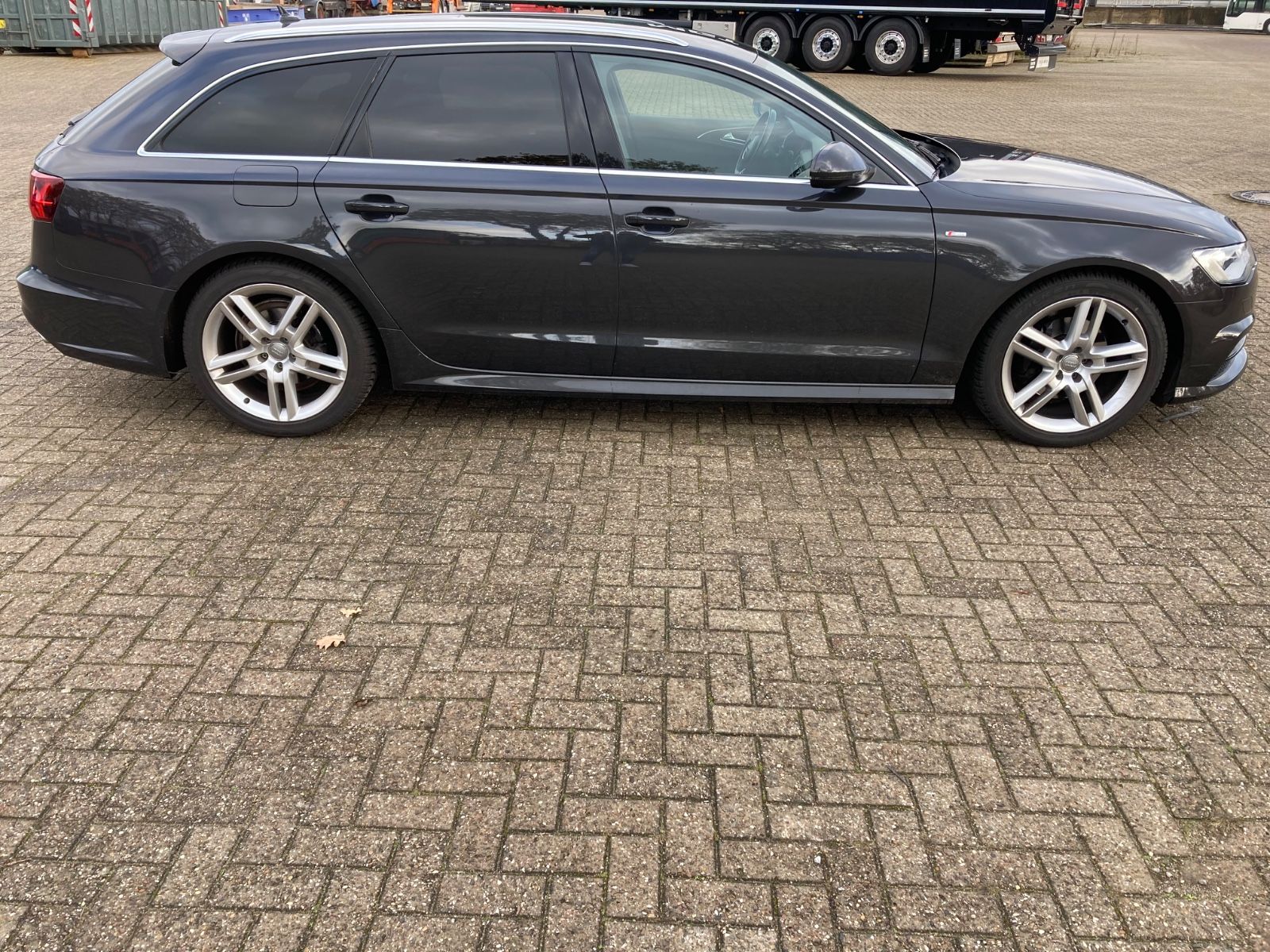 AUDI A6 2.0 TDI S-line 190PS ultra Avant Scheckheft