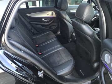 Mercedes E 220 - 12
