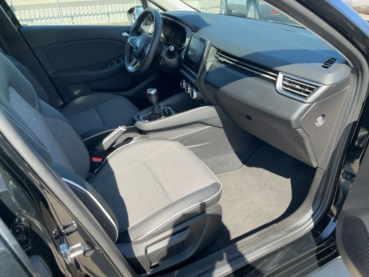 Fahrzeugabbildung Renault Clio INTENS TCe 100 Navi