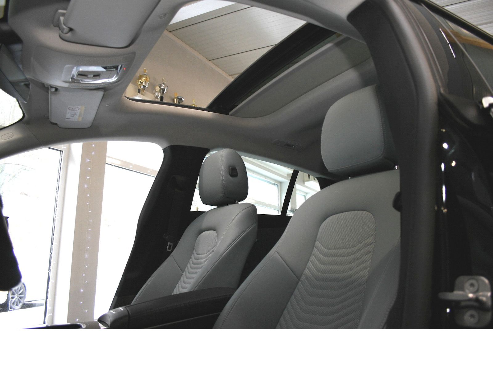 Fahrzeugabbildung Mercedes-Benz CLA 180 Shooting Brake Progres. Advanced *Pano-D