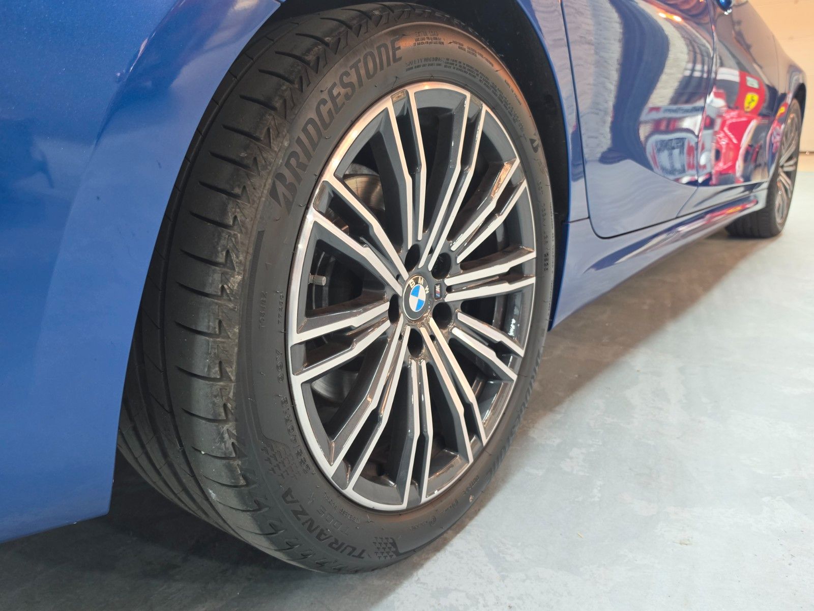 BMW 320 i xDrive M Sport/Head-Up/Driving-Assistant foto 7