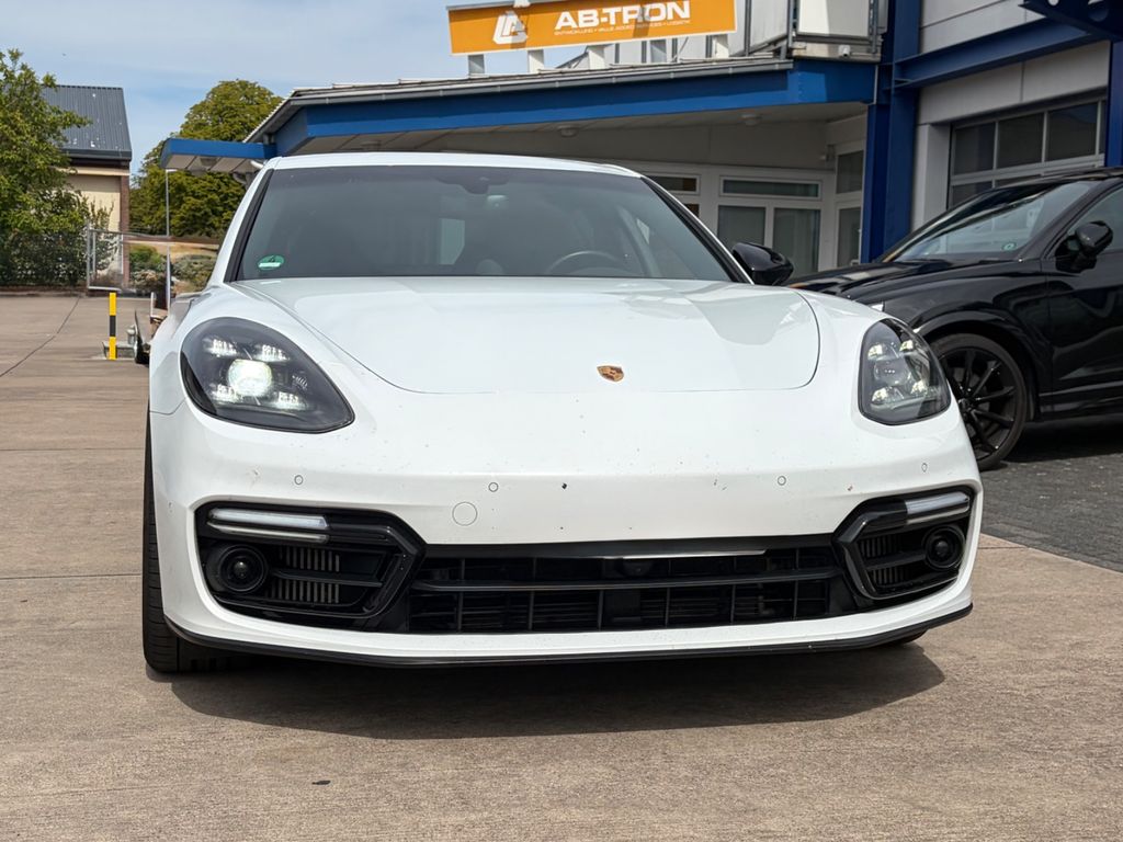 Image of Porsche Panamera