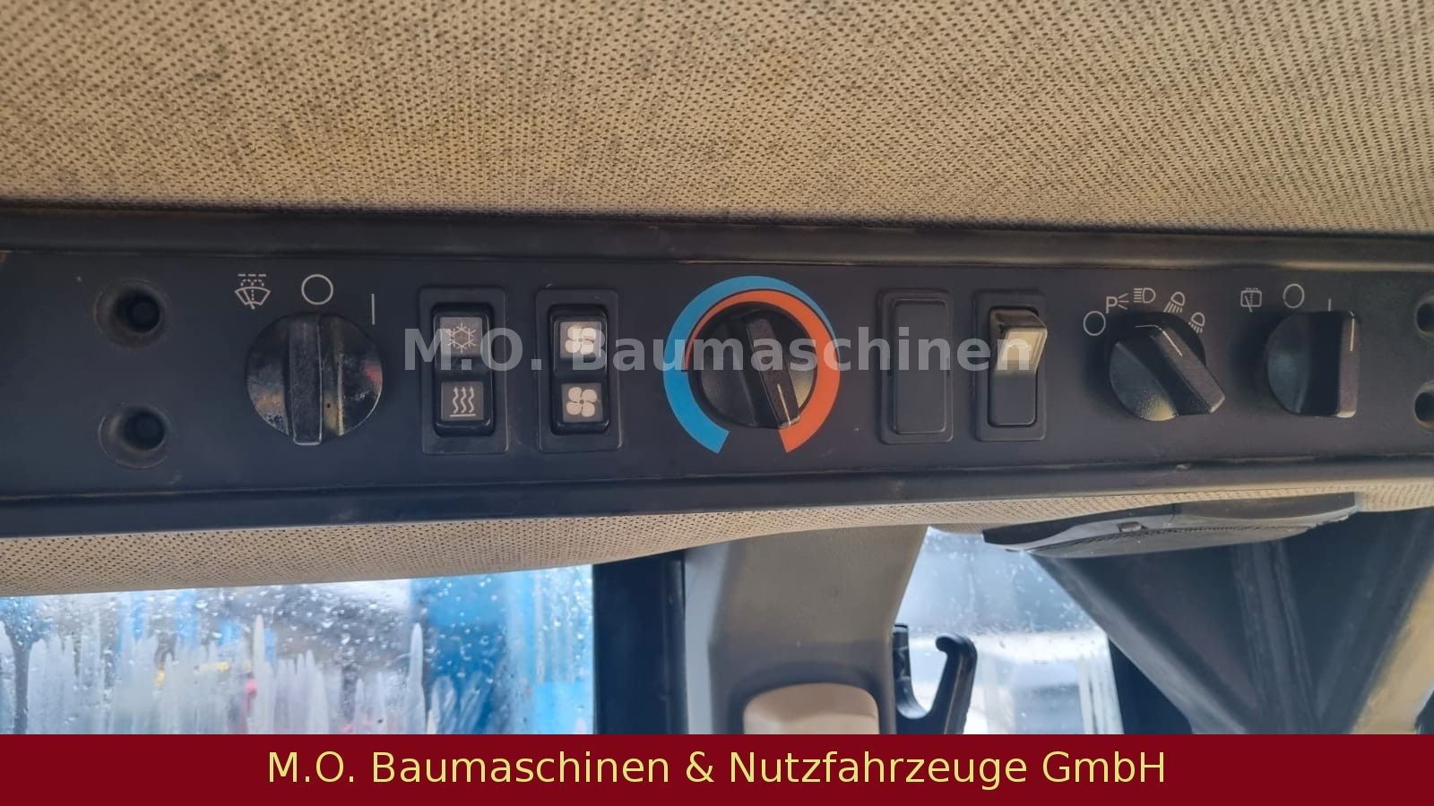 Fahrzeugabbildung CAT 980 G / AC / ZSA / Waage / Half Steering /