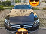 Mercedes-Benz E -Klasse 220d T Modell Widescreen  - Mercedes-Benz 220: Klasse W220