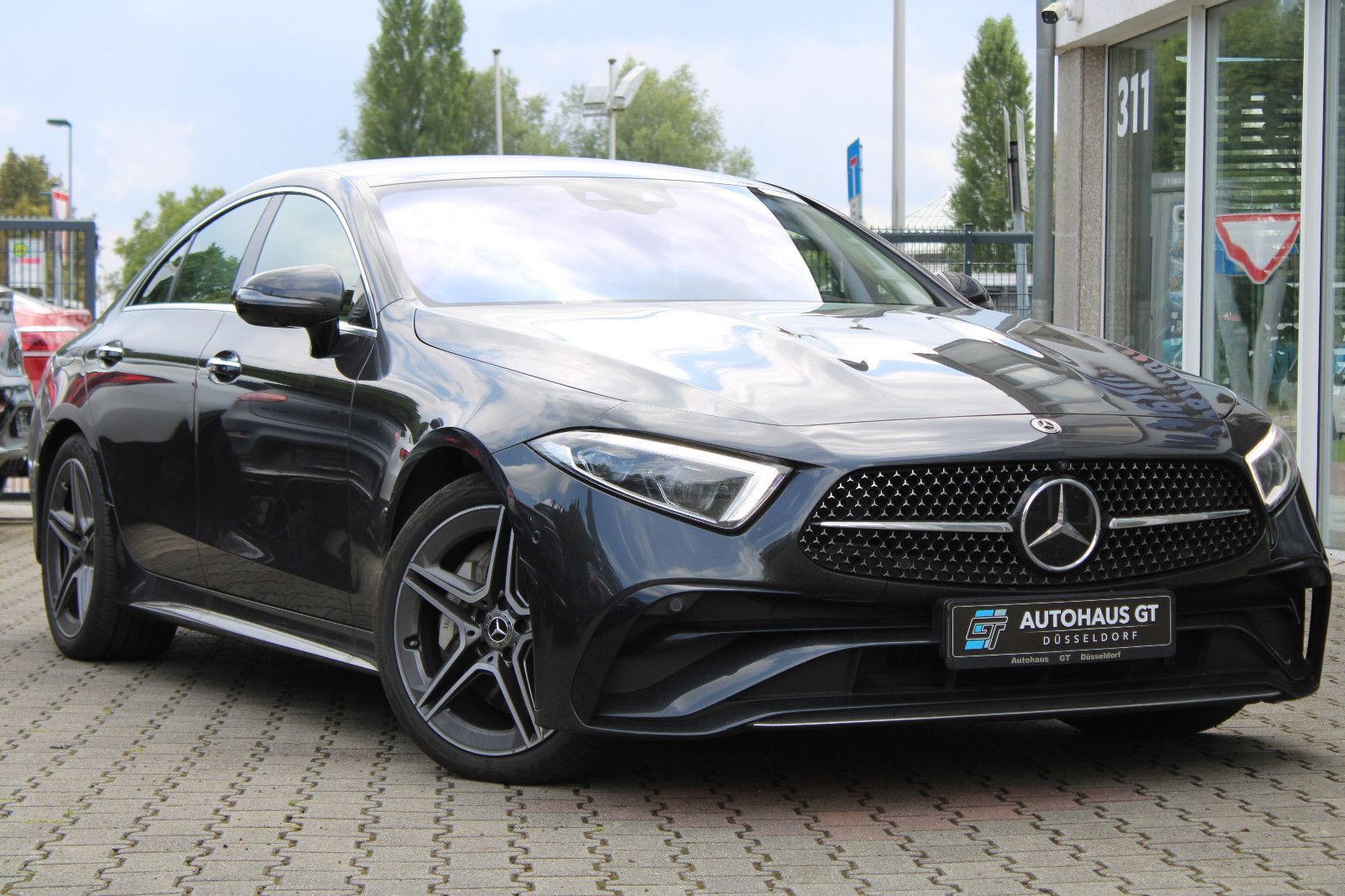 MERCEDES-BENZ CLS 400d 4Matic/AMG/Distro+/Standhzg/360°K/AHK