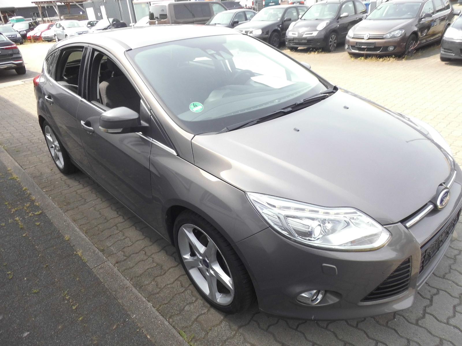 Ford Focus Lim. Titanium AHK,1.Hand