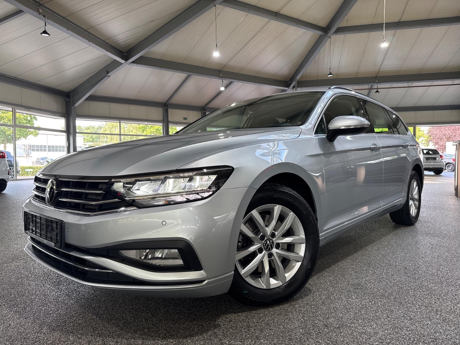 Volkswagen Passat Var 2.0D Aut.Business AHK RfK Navi ACC