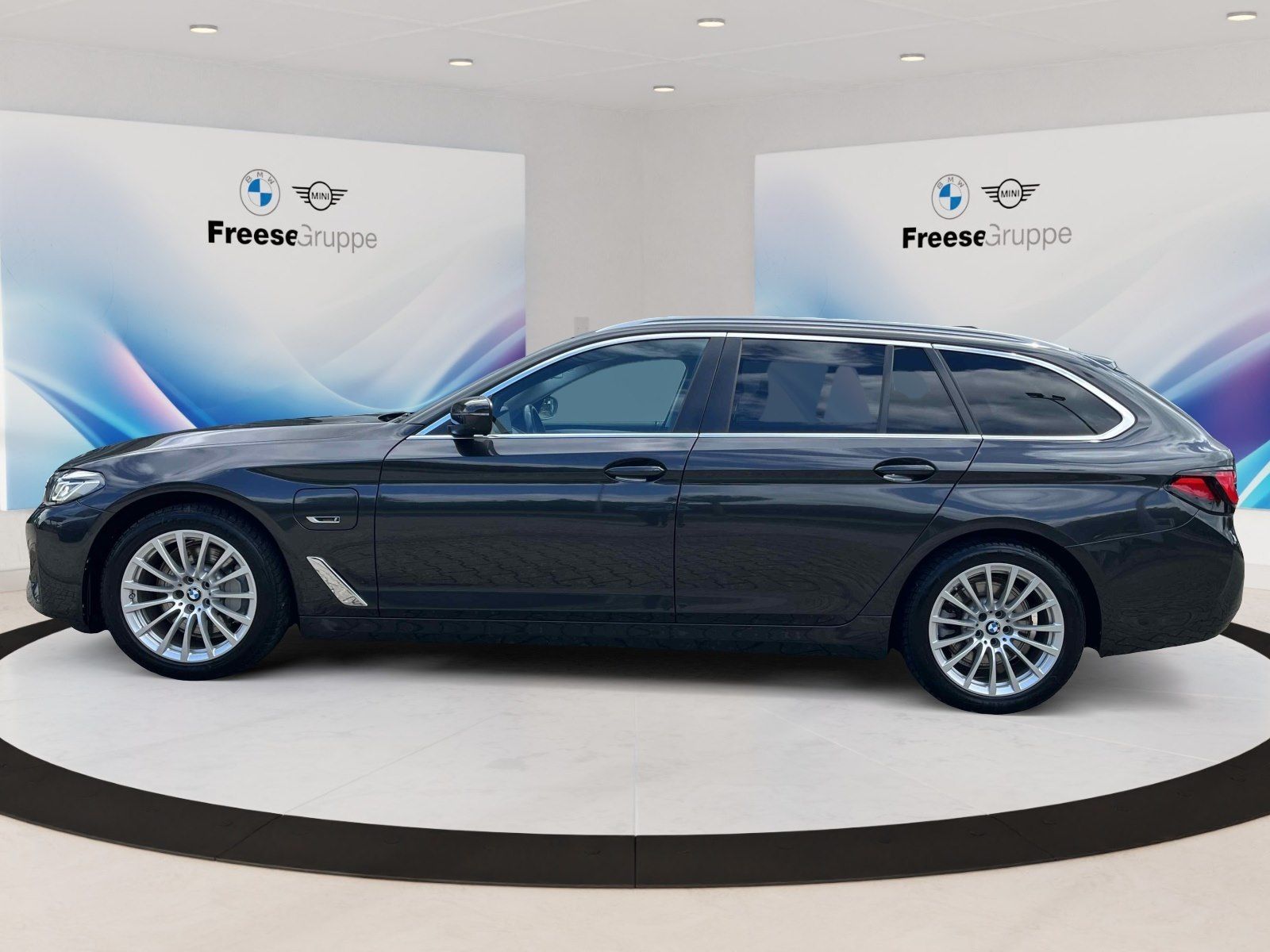 BMW 530e iPerformance AHK 360° PANO RFK HIFI LED SHZ imagem 3