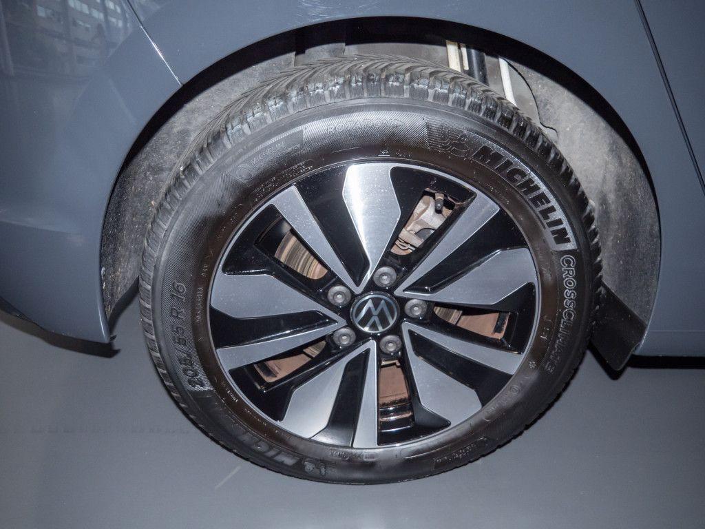Volkswagen Golf VIII 1.0 eTSI Move LED Keyless APP Sitzhzg., миниатюра 6