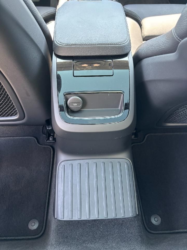 Fahrzeugabbildung Volvo V90 Kombi Inscription Expression Recharge Plug-I