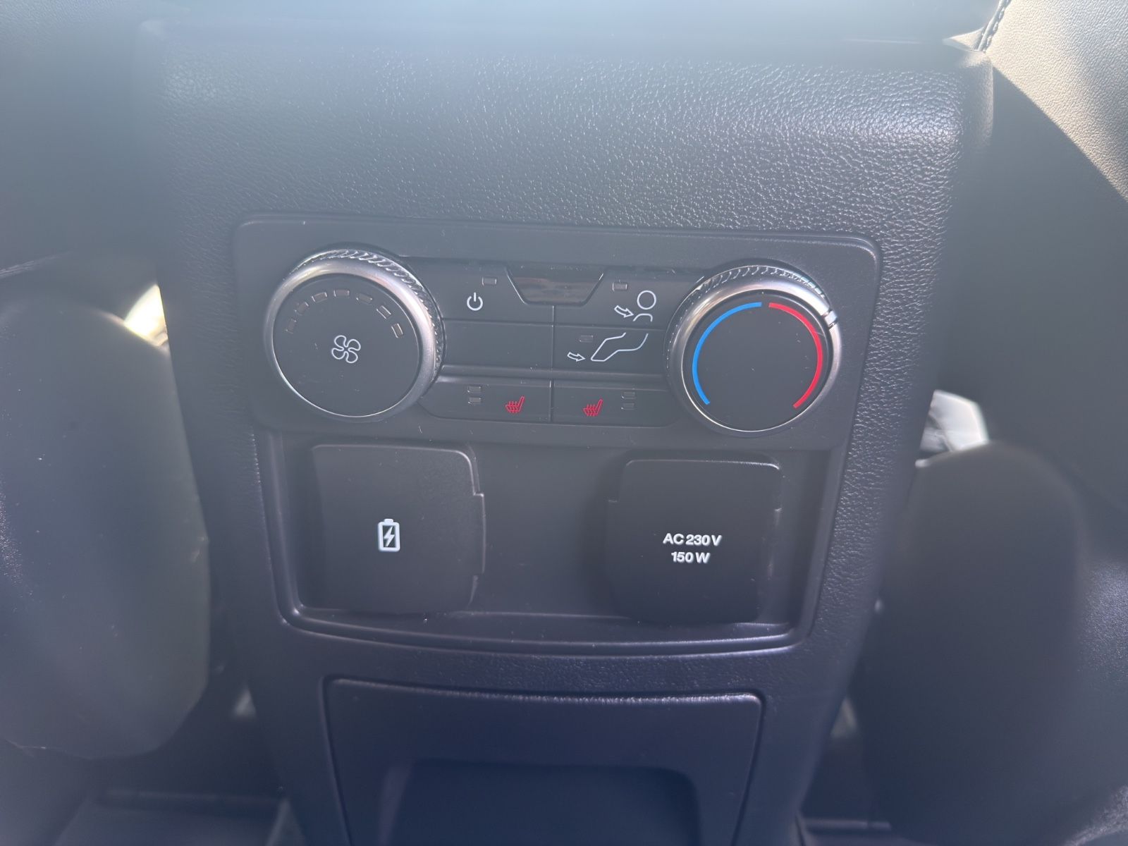 Fahrzeugabbildung Ford Explorer Platinum Plug-in-Hybrid 4x4*Pano*B&O*