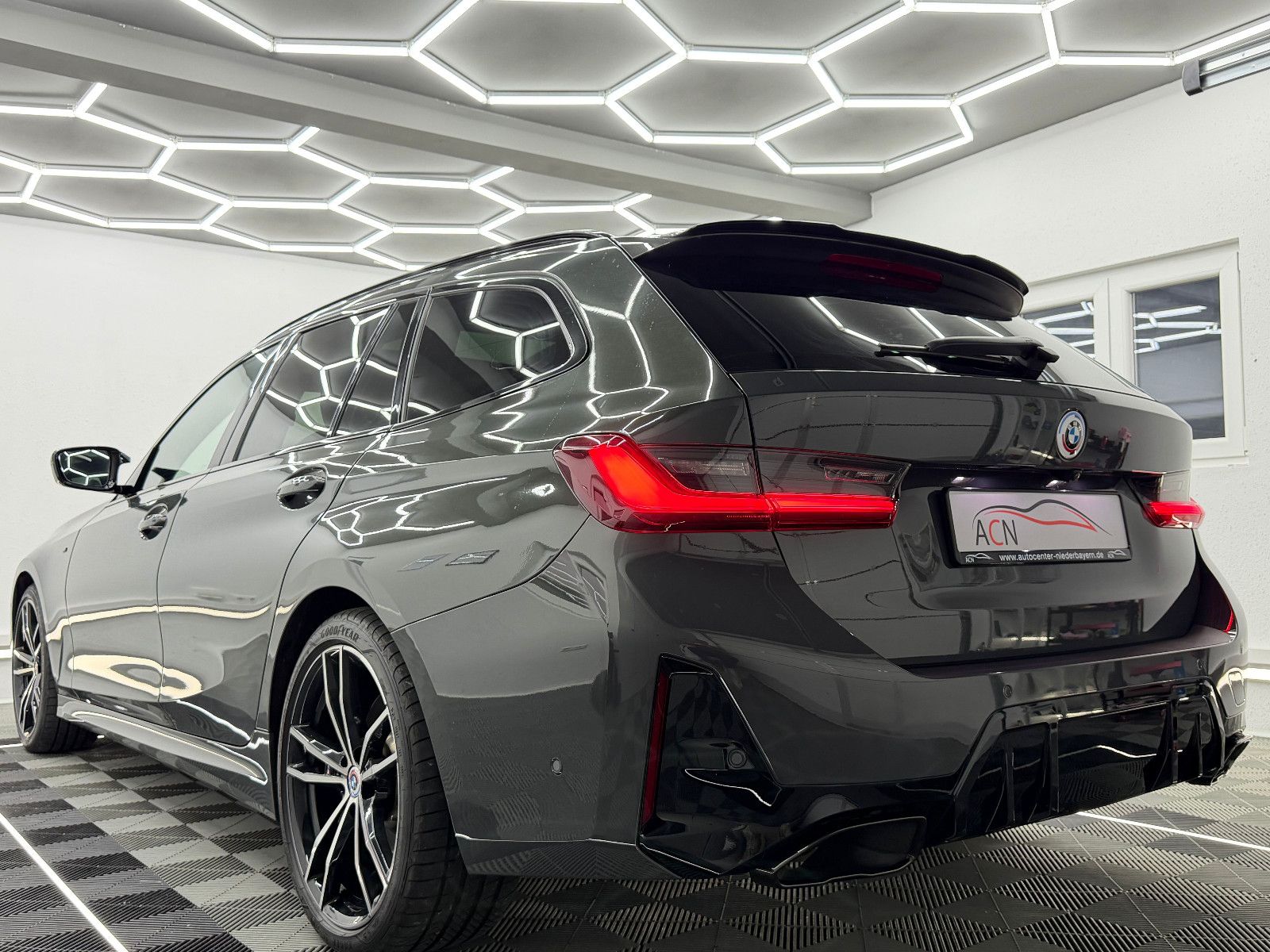 Fahrzeugabbildung BMW M340 d xDrive/STHZ/LASER/HuD/PANO/DRAVIT/DE FZG