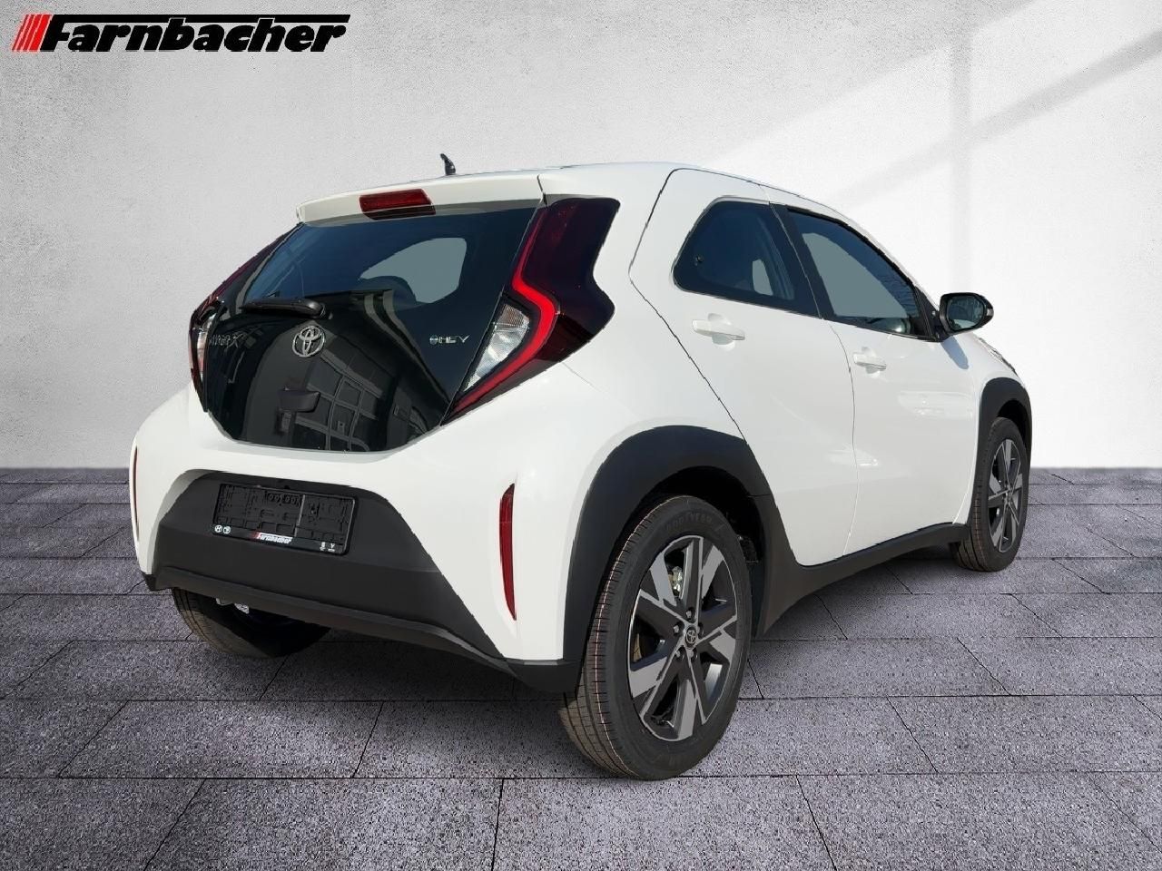 Fahrzeugabbildung Toyota Aygo X 1,5 Hybrid Active *SHZ *RCAM *CARPLAY*