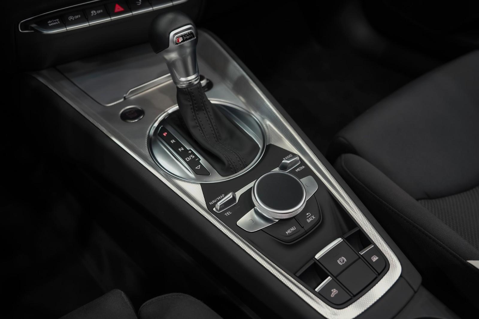 Audi TT Roadster 40 TFSI*S-LINE*SPORTSITZE*KAMERA*LED