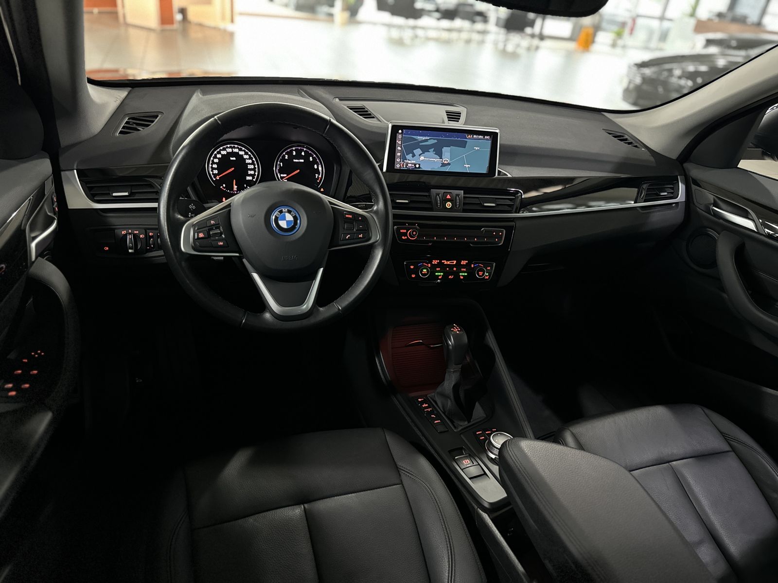 Fahrzeugabbildung BMW X1 xD25e Panorama Kamera DAB Lordos Navi Leder