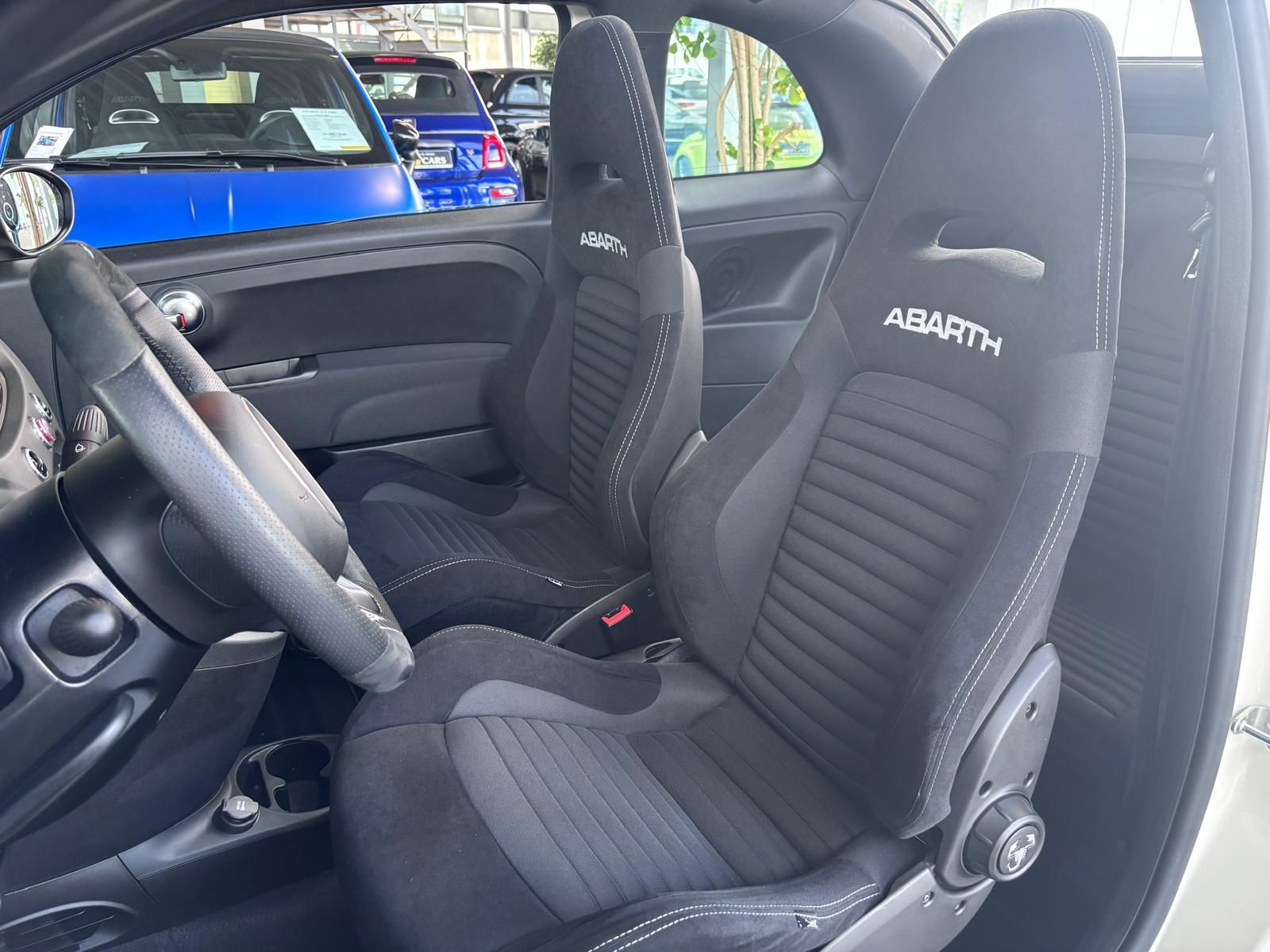 Fahrzeugabbildung Abarth 695C BEATS NAVI ALU