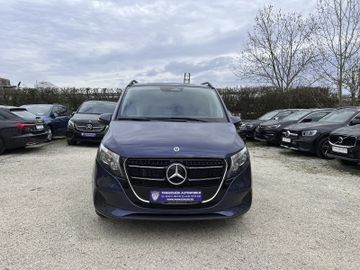 Mercedes V 220 - 3