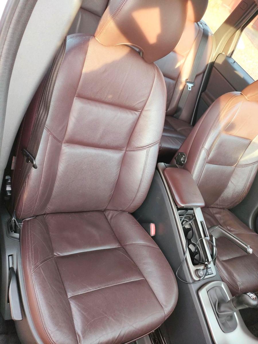 Volvo V50 2011 — photo 15