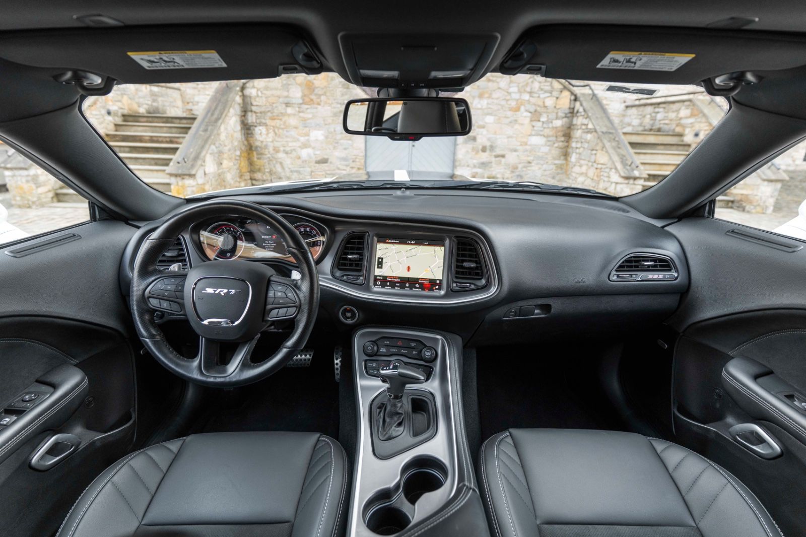 Fahrzeugabbildung Dodge Challenger 6,4L SCAT PACK ALPINE CARPLAY KAM