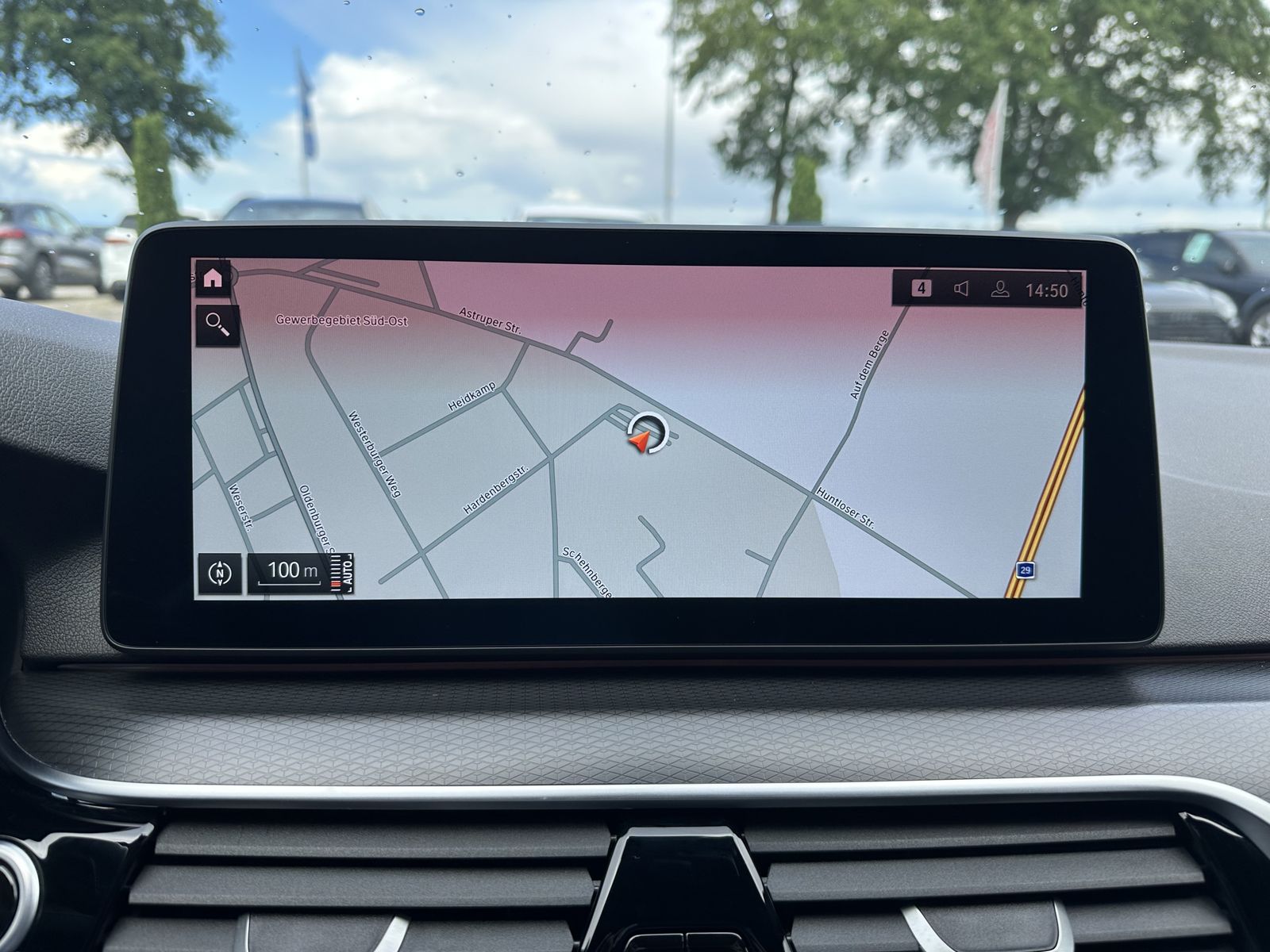 Fahrzeugabbildung BMW 520d M-Sport NAV+LED+ACC+SHZ+VCOCK+LEDER+KEYLESS