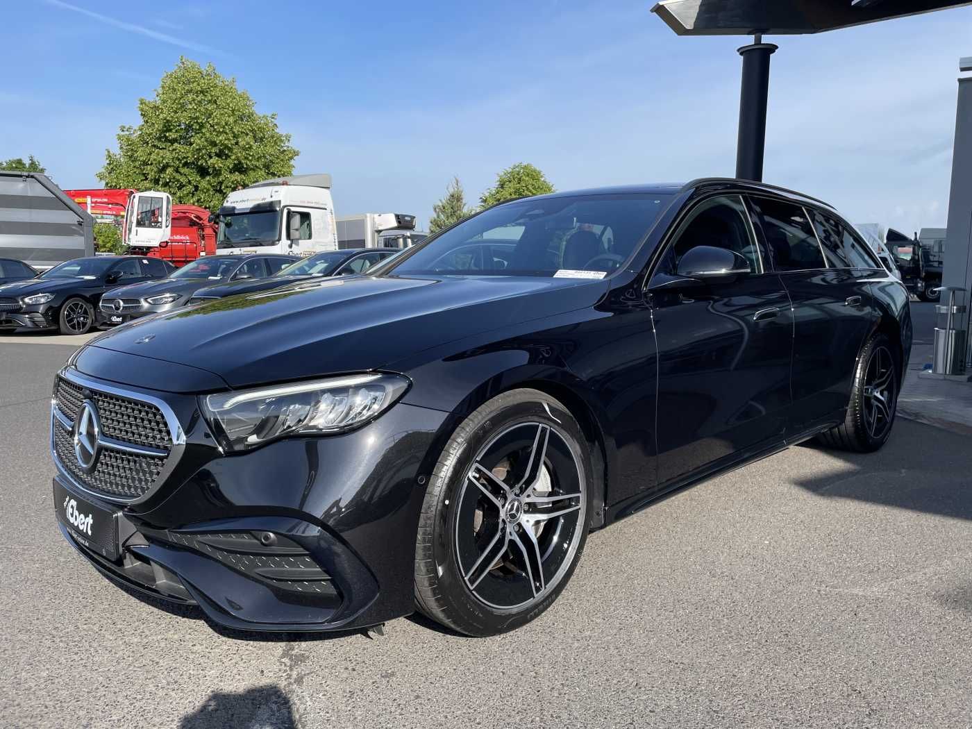 Fahrzeugabbildung Mercedes-Benz E 220 d T AMG-Line AHK+Distr+R-Kamera +Ambiente+