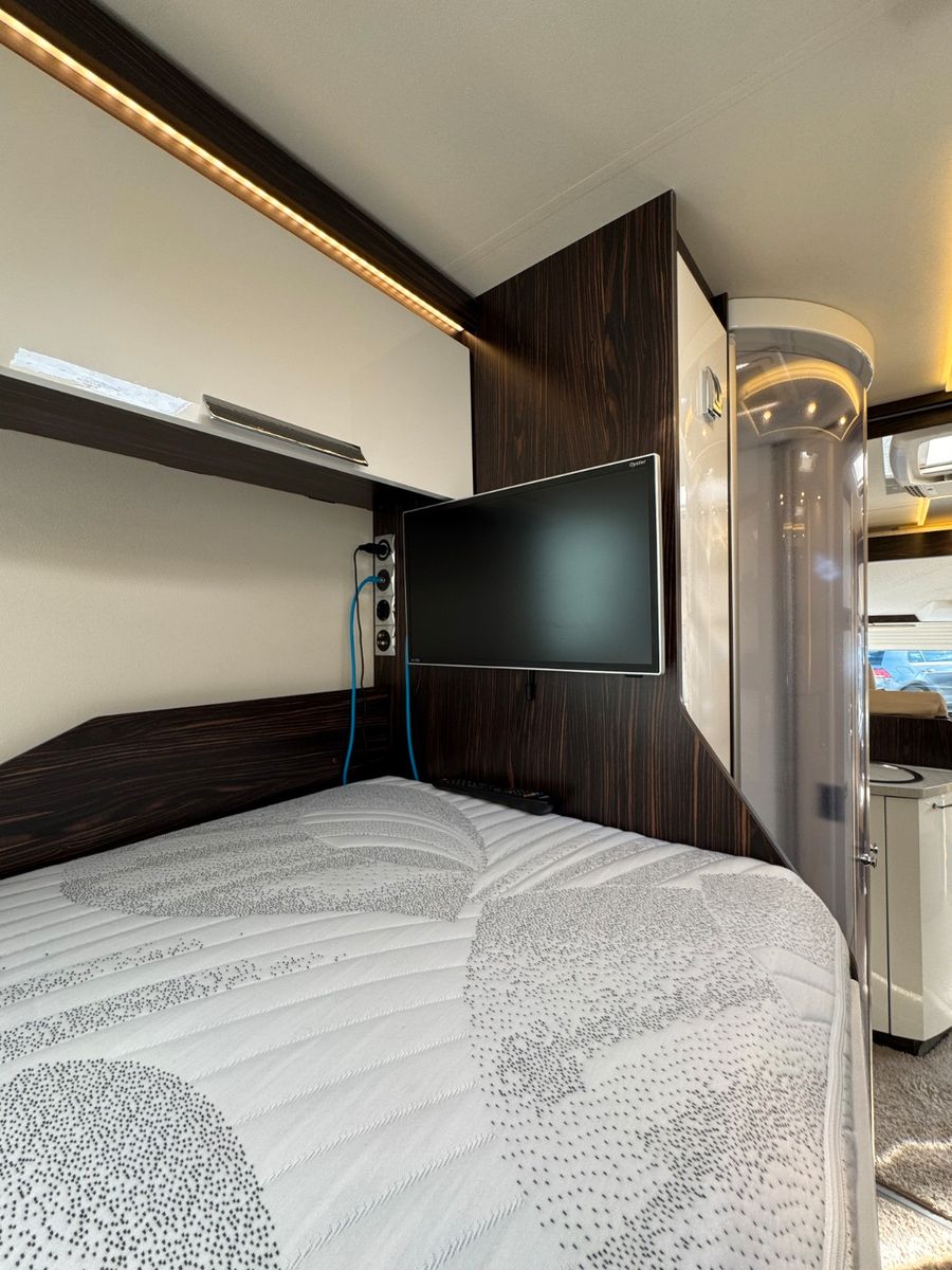 Fahrzeugabbildung Bürstner Elegance I 728G-Hydraulische Stützen-Luftfeder!