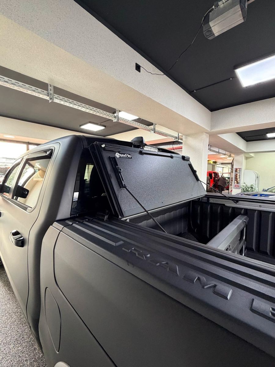 Fahrzeugabbildung Dodge LIMITED NIGHT ED. HEAD UP-LIFT-TAILGATE-PRINS