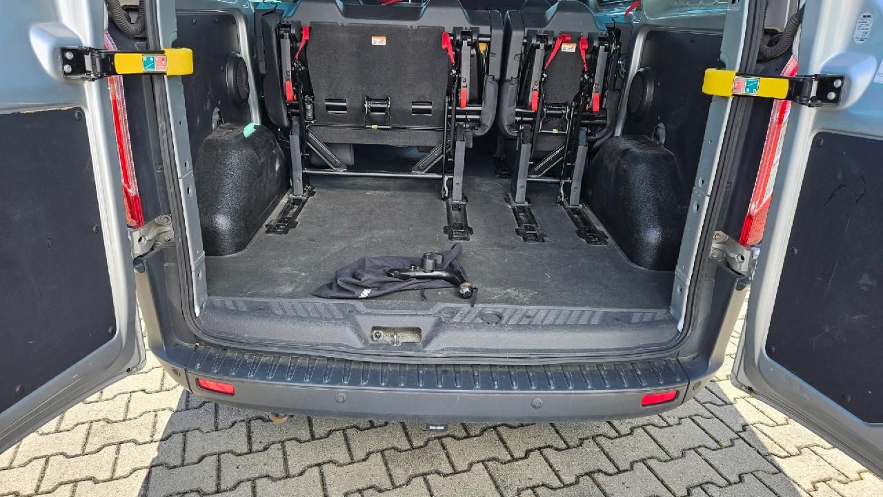 Fahrzeugabbildung Ford Transit/Tourneo Custom Kombi 310 L1 Trend
