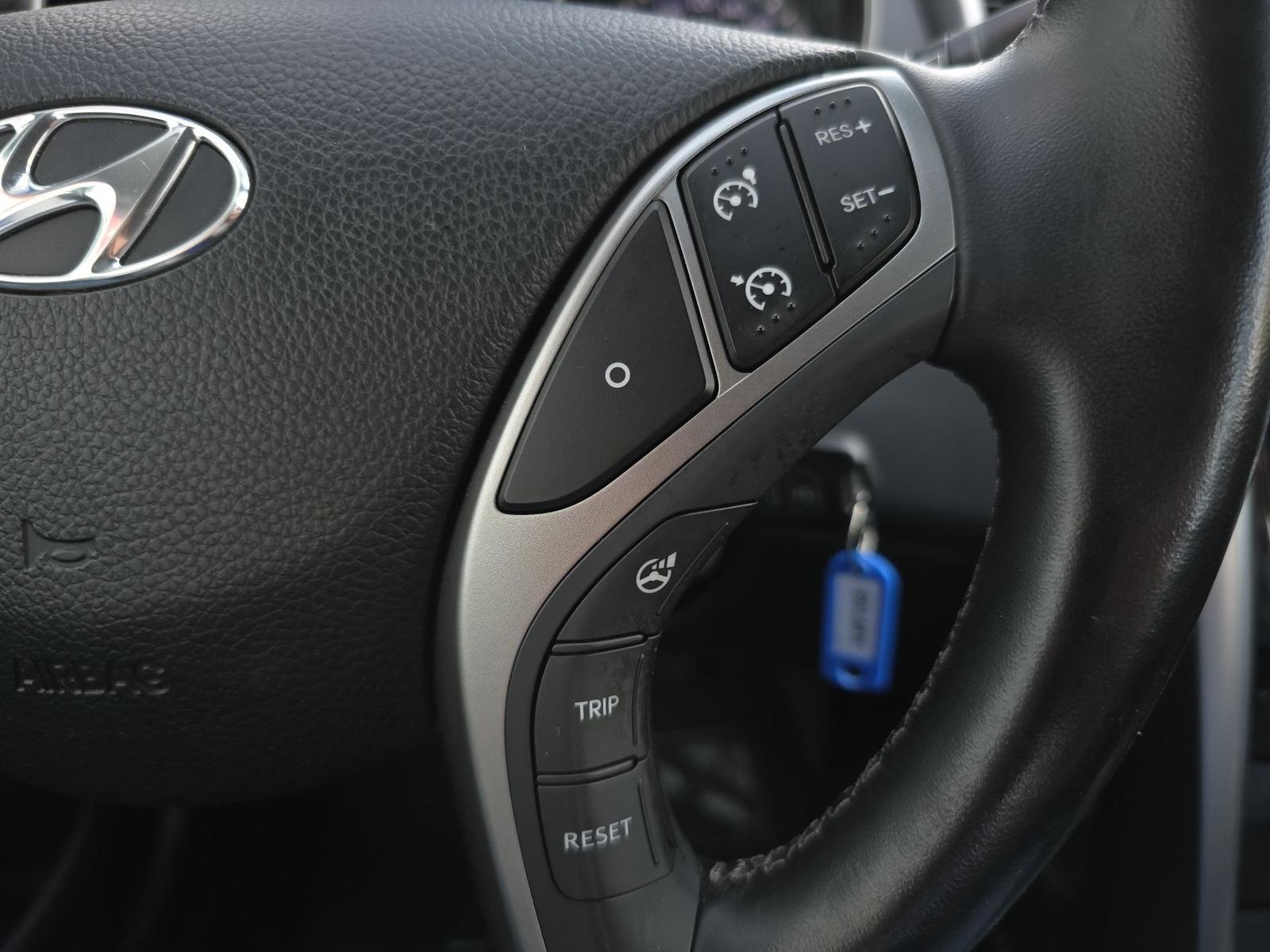 Hyundai i30 1.4 Classic Tempomat Sitzheizung Klima PDC