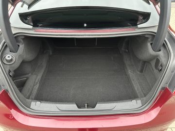Jaguar XE 20d British Design Edition Automatik AHK – Bild 8