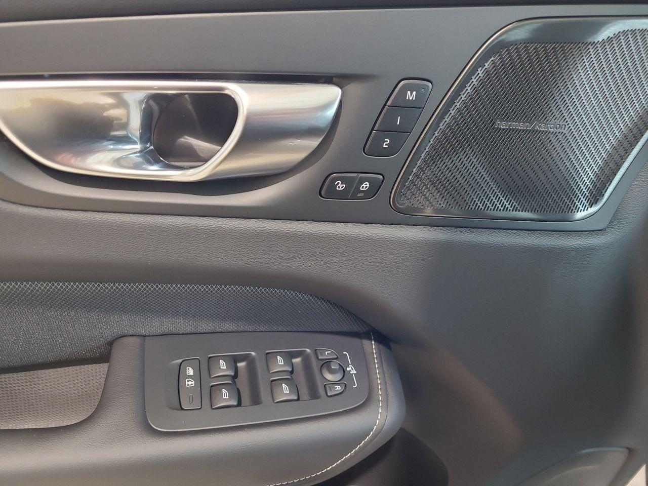 Volvo XC60 XC 60 Plus Dark AWD Bluetooth LED Klima, миниатюра 6