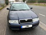 Skoda Octavia Combi 1.6 Style KLIMA+AHK+ALLWETTER - Skoda Octavia aus 2004: Kombi