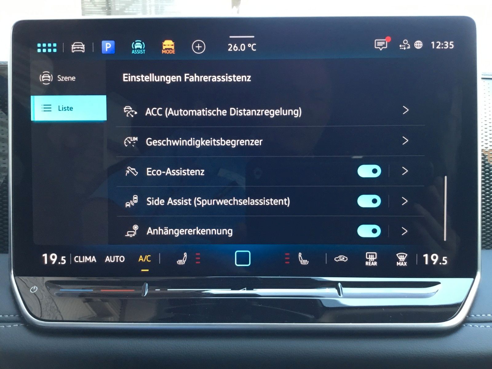 Fahrzeugabbildung Volkswagen Tiguan 1.5 eTSI DSG Life+AHK+360°+18"+LED+AppCon