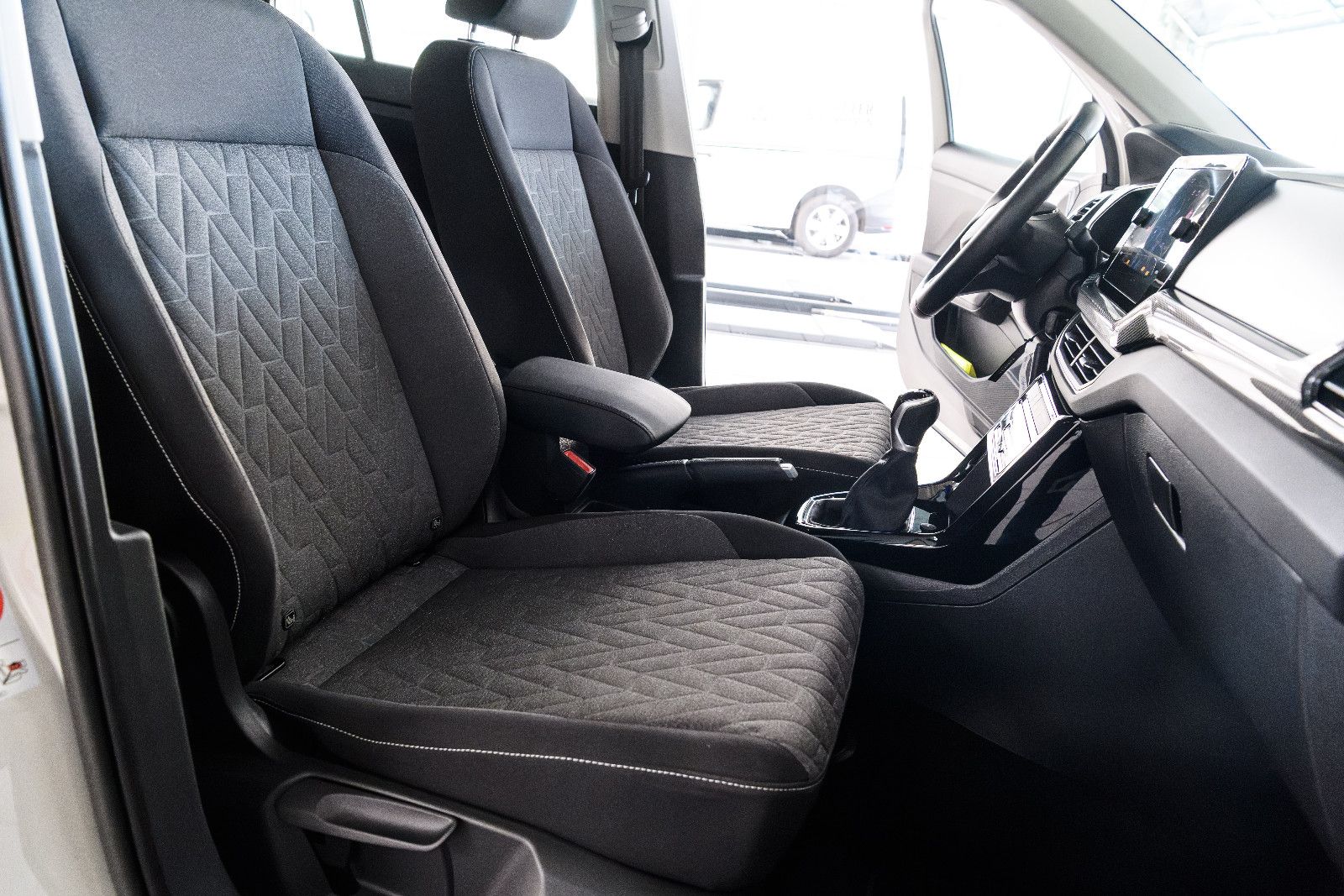 Fahrzeugabbildung Volkswagen T-Cross Life 1.0 TSI LED+KAMERA+NAVI+ACC+5 J.GAR