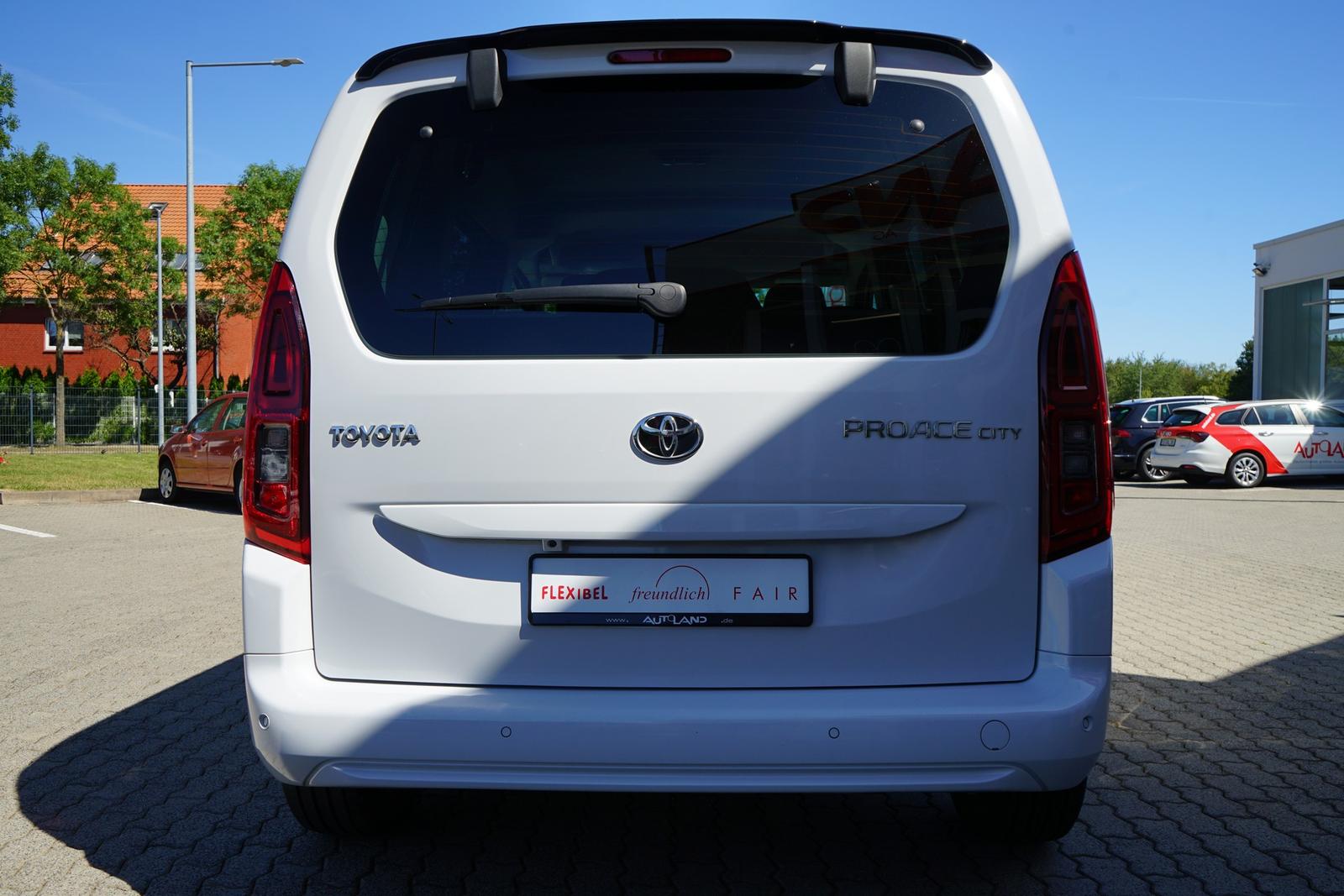 Toyota Proace City Verso 1.2 L1 Navi ACC Kamera DAB PDC