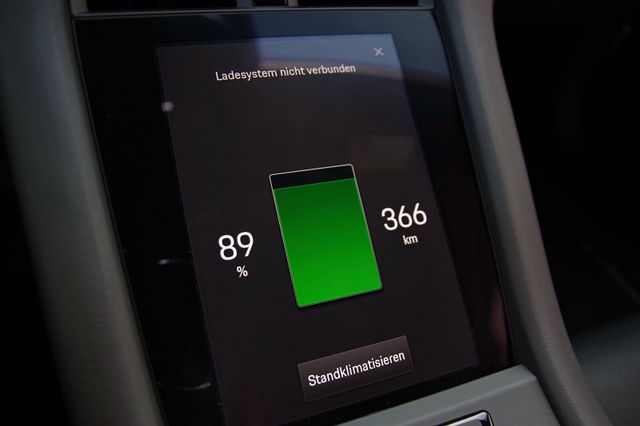 Porsche Taycan *Performancebatterie+,Wärmepumpe,ACC,SWA*