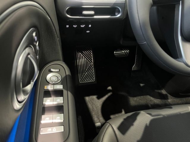 Fahrzeugabbildung Hyundai IONIQ 9 110 kW 4WD Uniq Panoramadach+ Swivel-Pak