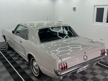 Ford Mustang - 7