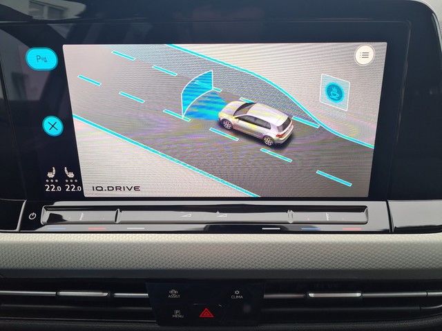 Fahrzeugabbildung Volkswagen Golf VIII TSI Move LED Navi AID RFK SH LM