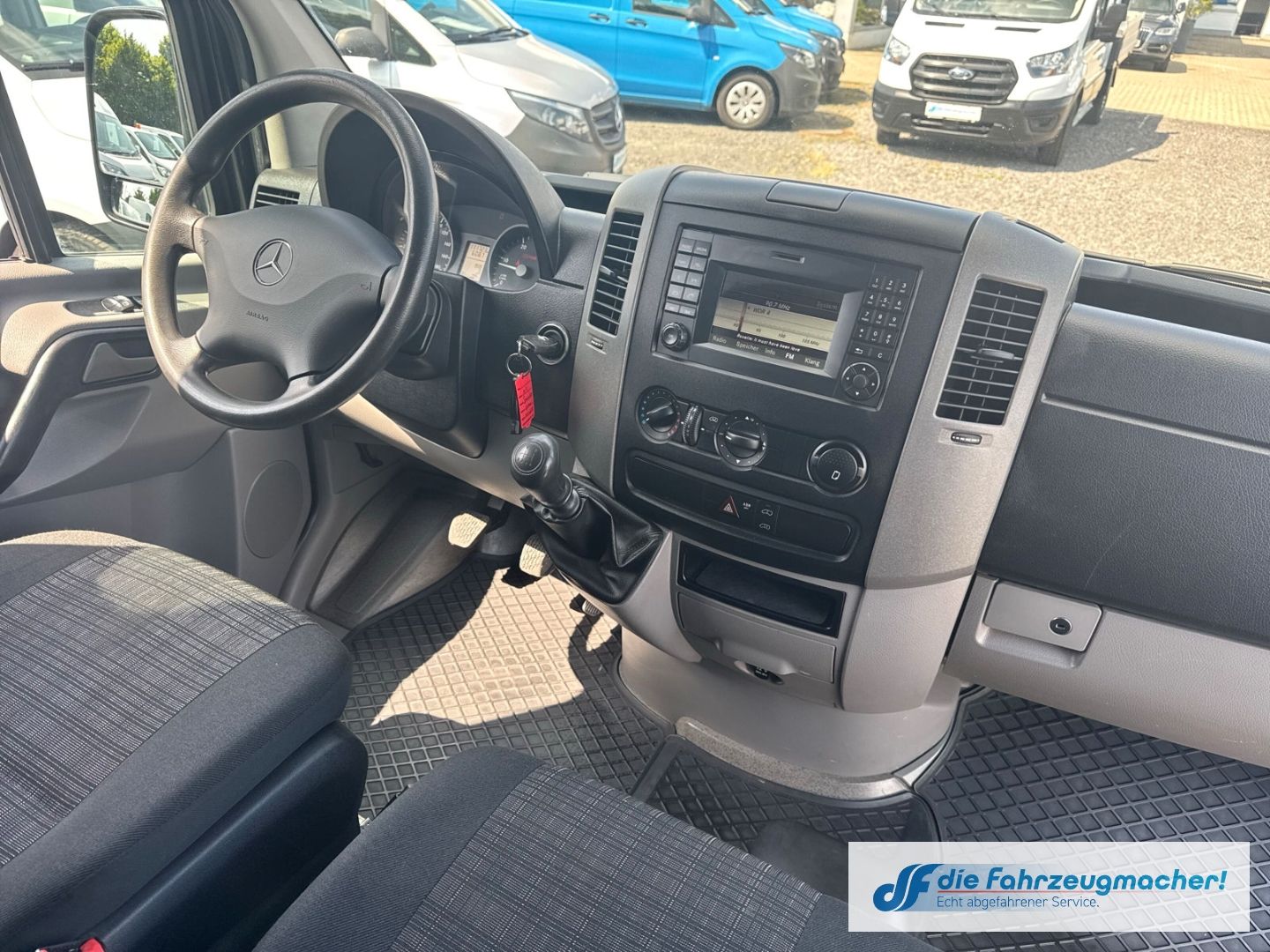 Fahrzeugabbildung Mercedes-Benz Sprinter II Kasten 211 CDI AHK el.SP Spieg. behe