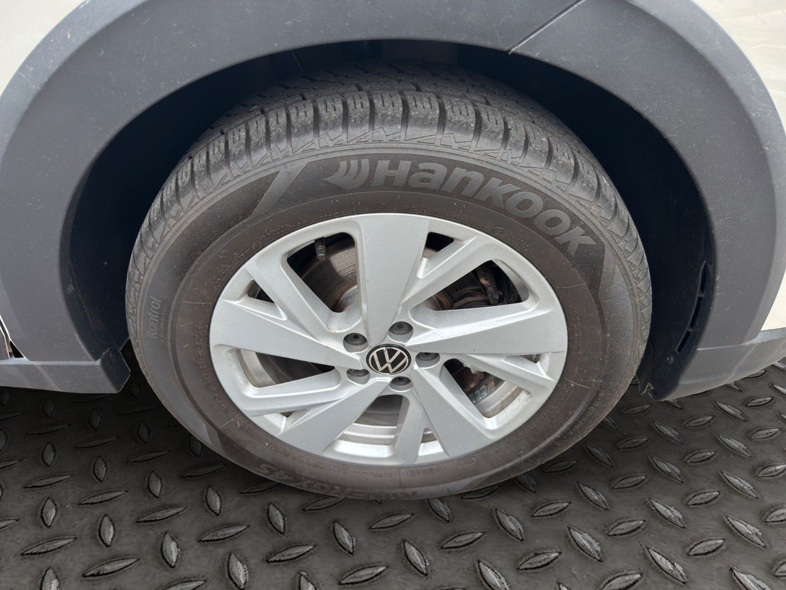 Fahrzeugabbildung Volkswagen Taigo Life Klima/1Hand/LM Felgen /Parktronik