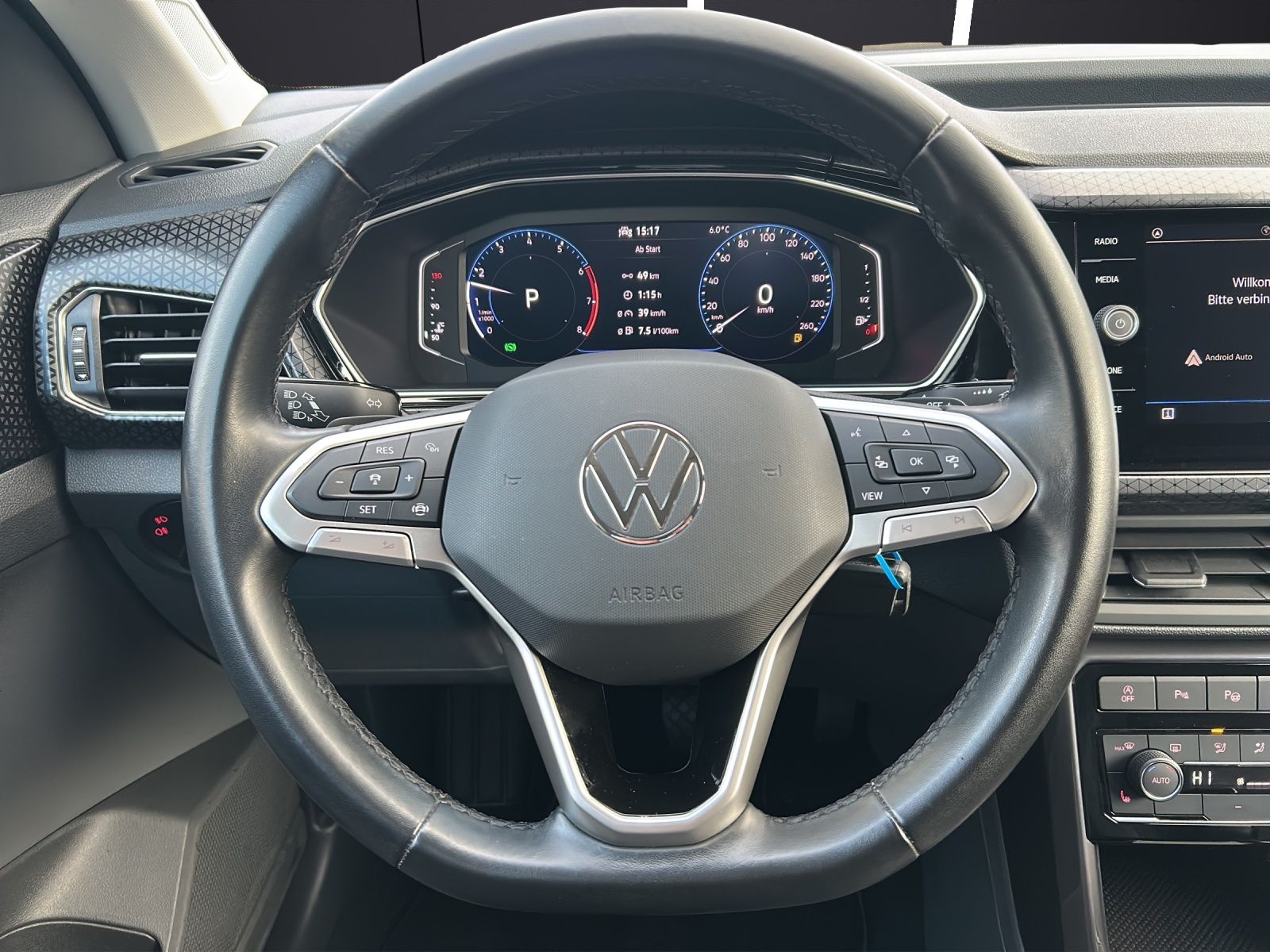 Fahrzeugabbildung Volkswagen T-Cross TSI Style DSG LED AID ACC Park-Assist SH