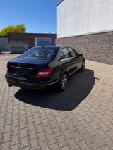 Mercedes-Benz 220 - Mercedes-Benz 220 mit Diesel-Antrieb