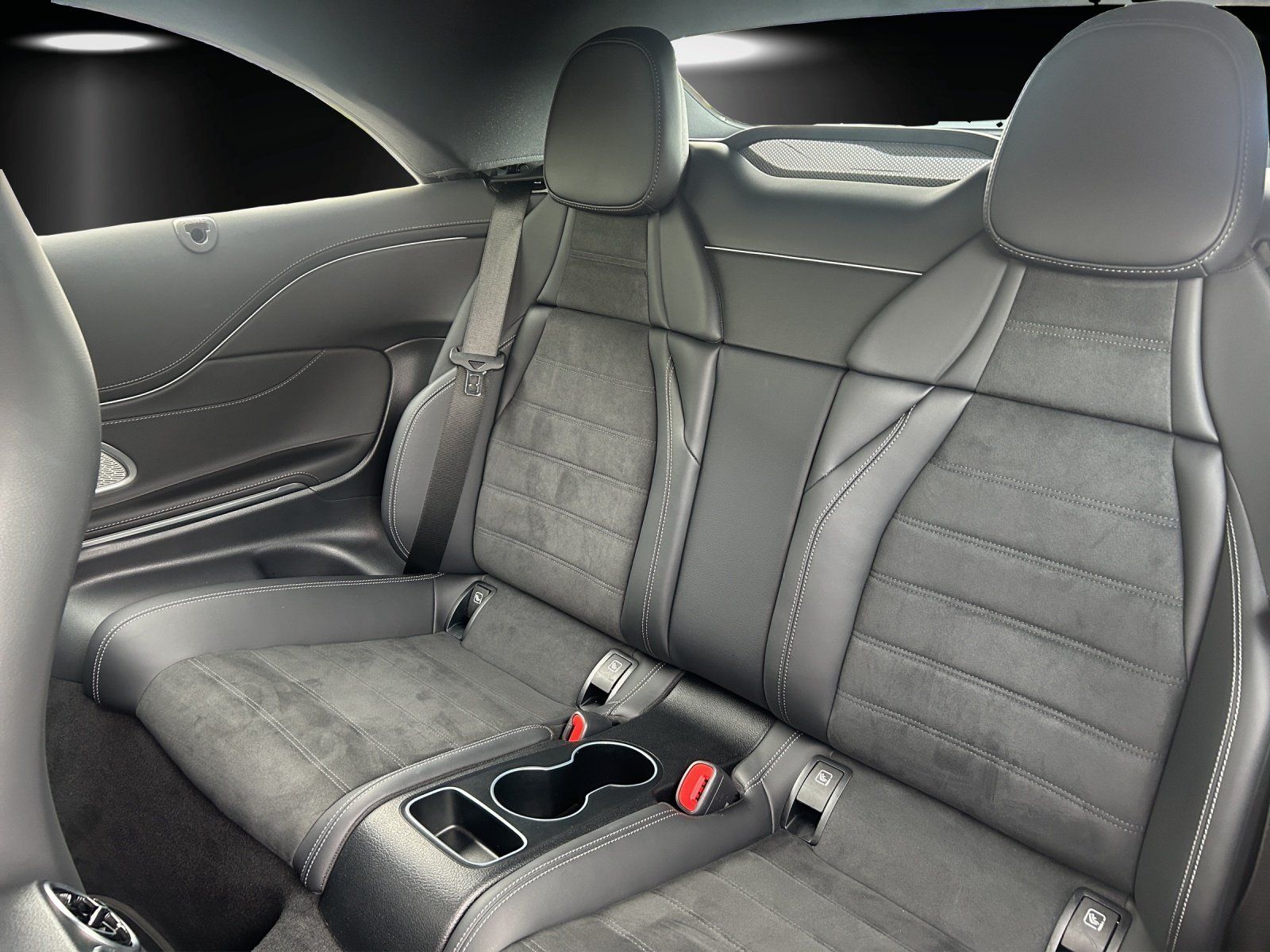 Fahrzeugabbildung Mercedes-Benz CLE450 4M Cabrio AMG Prem+ DISTRO Night DBC Memo