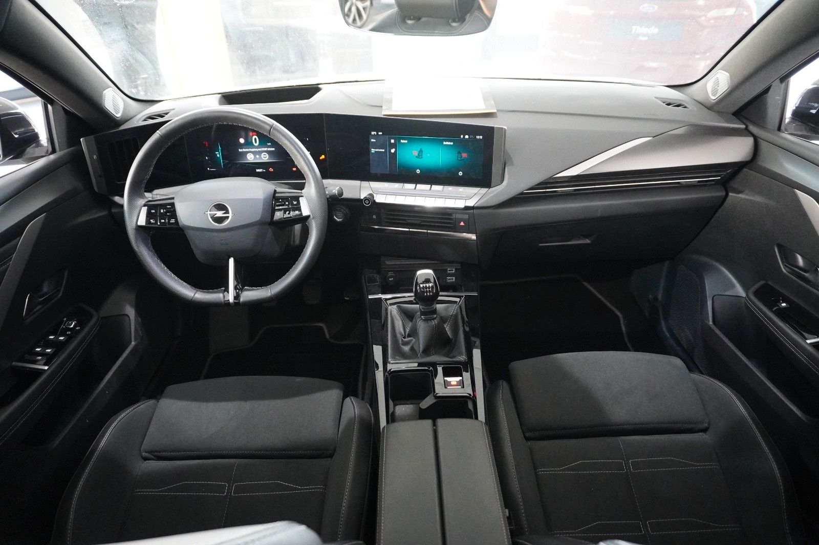 Fahrzeugabbildung Opel Astra L ST 1.2T GS SPORT NAVI/LED/360°/PANO/HUD